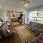 Uysal And Loft Seaside Daire