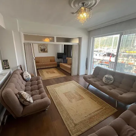 Uysal And Loft Seaside דירה