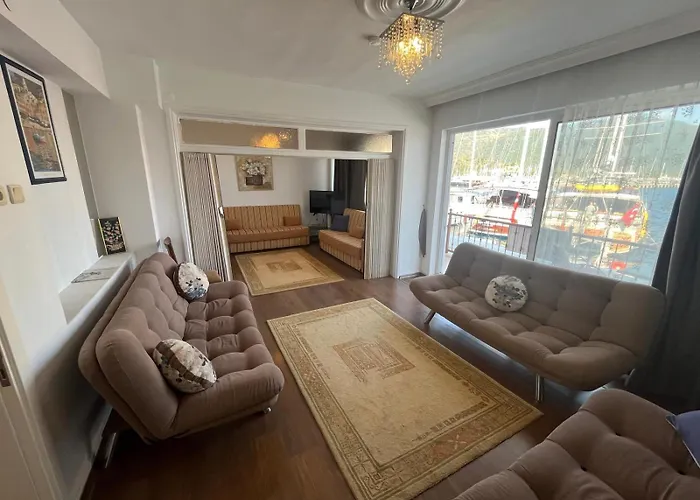 Uysal And Loft Seaside Daire