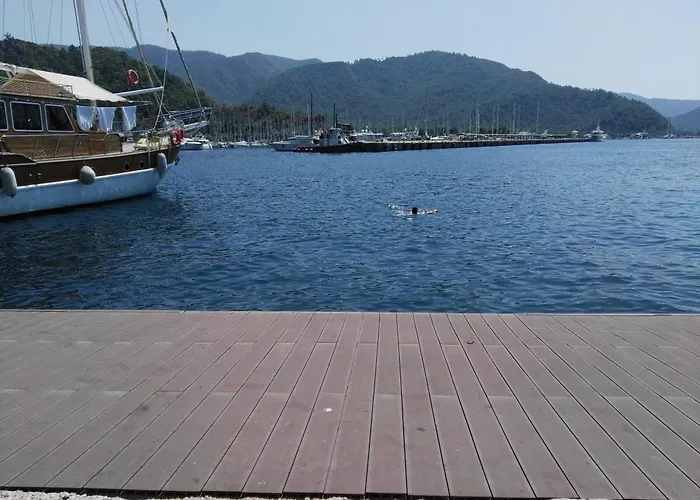 Uysal And Loft Seaside 公寓